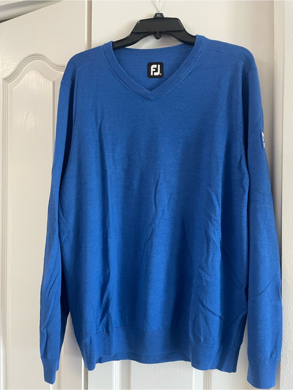 FootJoy Men's V-Neck Sweater in Royal Blue